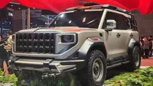 Первый автомобиль Hongqi с четырьмя моторами, который разгоняется до 100 км/ч за 4 с, проходит тесты