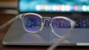 Apple переориентируется с гарнитур AR на умные очки