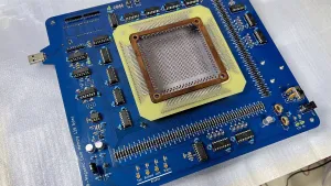 Энтузиаст создал USB-накопитель на основе памяти на магнитных сердечниках