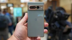 Владельцы Pixel 7 и 7 Pro столкнулись с массовым вздутием аккумуляторов