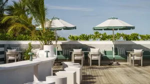 Где закаты вкуснее коктейлей: на Мальдивах открылся обновлённый Nautilus Bar в Sun Siyam Vilu Reef