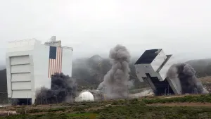 США снесли башни бывшего космодрома шаттлов, открывая его для ракет Falcon 9 и Falcon Heavy