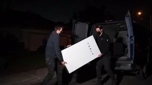 У Tesla крадут целые грузовики с аккумуляторами на миллионы долларов: раскрыта преступная схема