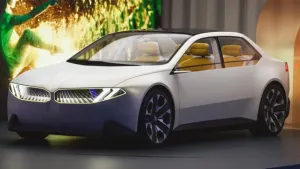 BMW готовит электрический удар: новый i3 бросит вызов Tesla Model 3