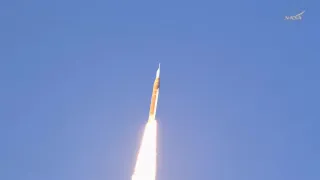 NASA успешно запустило сверхтяжёлую ракету SLS с космическим кораблем Orion к Луне