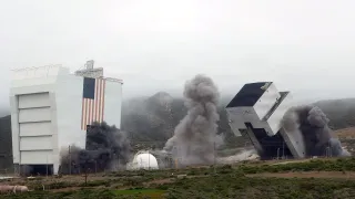 США снесли башни бывшего космодрома шаттлов, открывая его для ракет Falcon 9 и Falcon Heavy