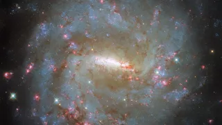 Hubble обнаружил потрясающую галактику, скрывающую тайны звездообразования