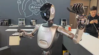 Ant Group представила гуманоидного робота R1 с ИИ-мозгом для бытовых задач