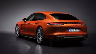 Обновлённый Porsche Panamera стал самым быстром автомобилем в своем классе