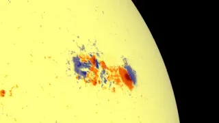 На Солнце зафиксирована самая активная область