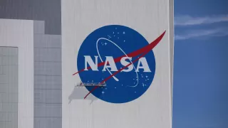 Знаменитому логотипу NASA исполняется 65 лет