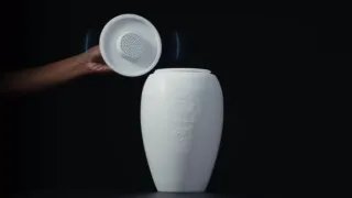 Spotify выпустила колонку в виде урны для кремации