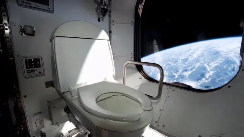 Космический туалет для российского лунного корабля нового поколения готов