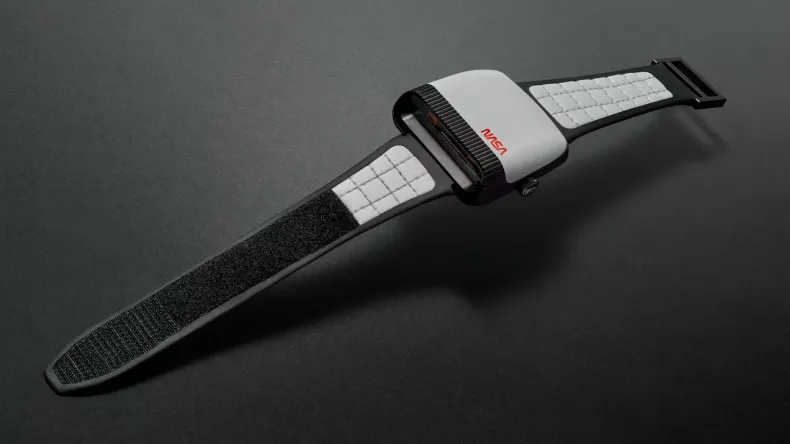 Amida вдохновилась NASA и выпустила необычные ретрофутуристичные часы Digitrend NASA Tribute