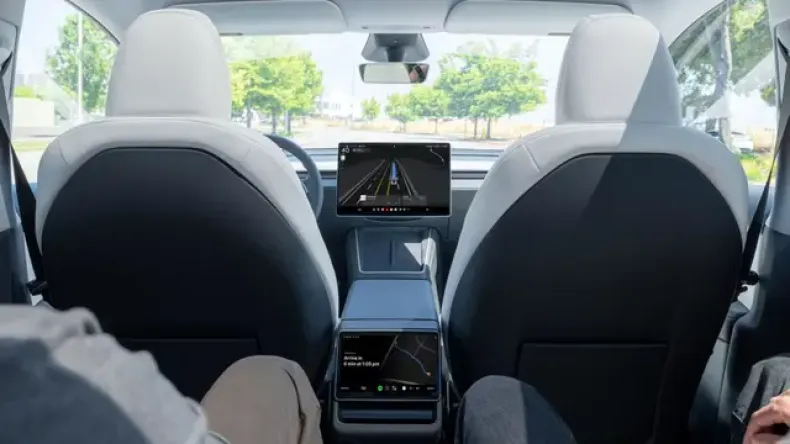 Появление роботакси Tesla в Остине обернулось хаосом на дорогах