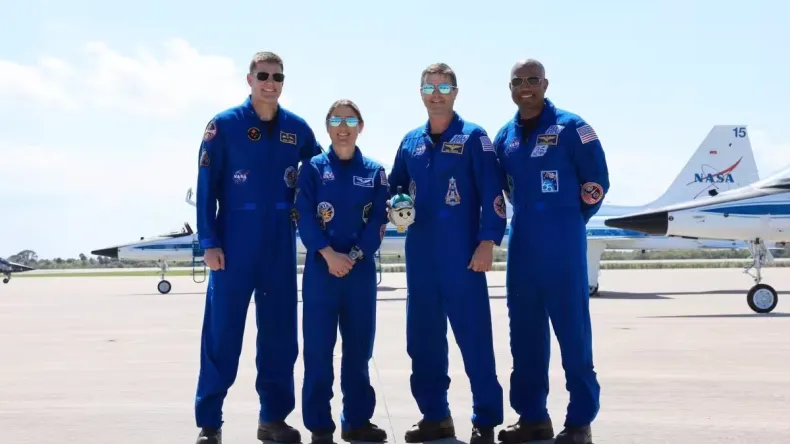 Экипаж Artemis II прибыл во Флориду перед первым за 50 лет пилотируемым облётом Луны