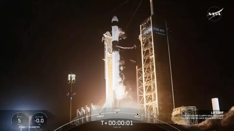 Грузовой Dragon привез на МКС рекордный запас провизии