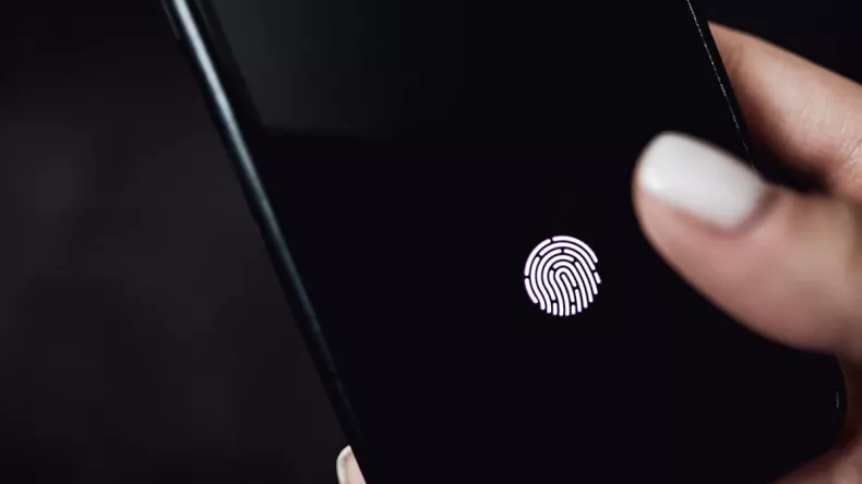 iPhone 2021 года может иметь экранный Touch ID и Face ID