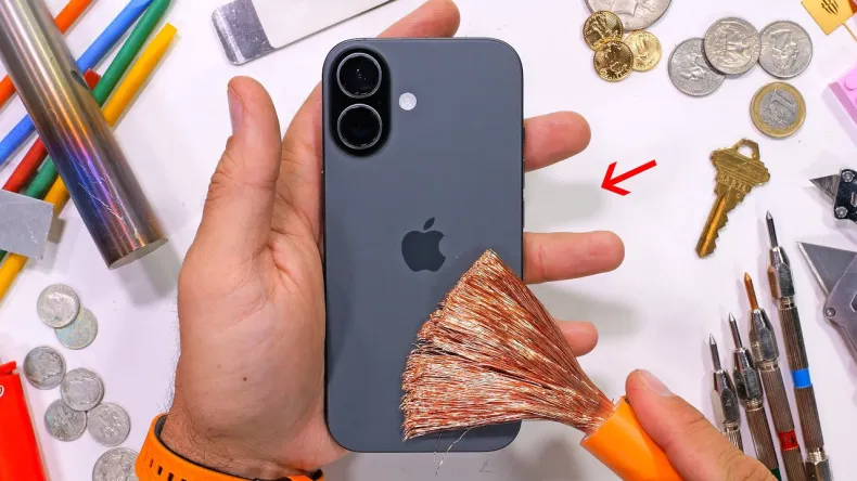 Блогер провел краш-тест iPhone 17: экран выдержал, но корпус оказался уязвимым