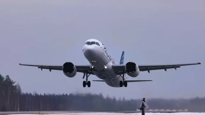 МС-21 — российский заменитель Boeing 737 и Airbus A320 — успешно взлетел на одном двигателе