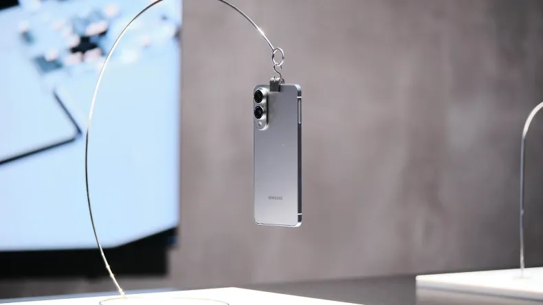 Galaxy S25 Edge поражает тонкостью и инженерией: внутри 19 винтов, титановая рамка и камеры на 200 МП