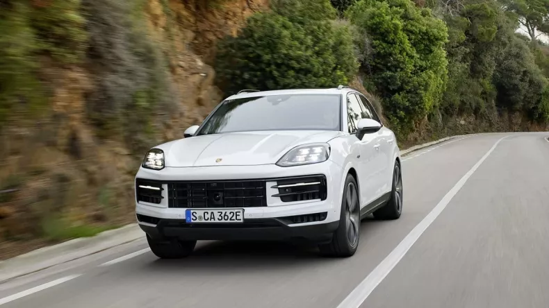 Выпущен Porsche Cayenne S E-Hybrid — разумная цена за динамичный гибрид