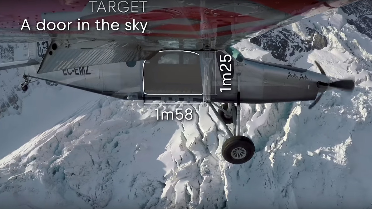 Как зайти в летящий самолет