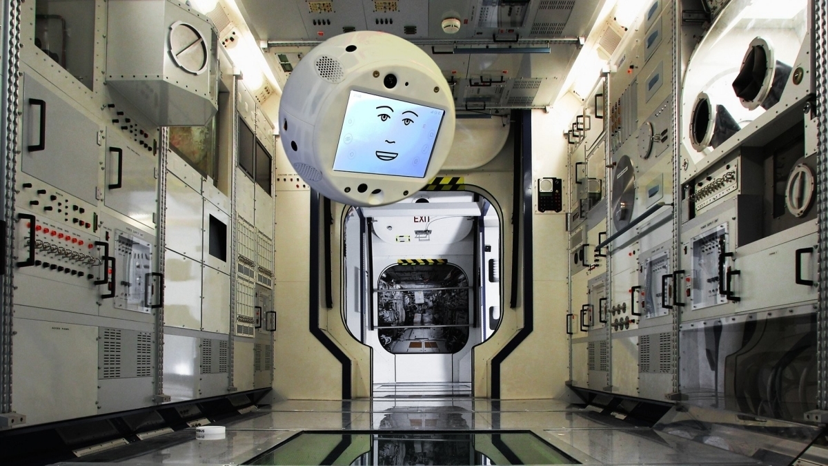 Психоделический робот-помощник летит на МКС