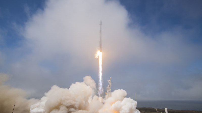 Ракета SpaceX пробила дыру в ионосфере