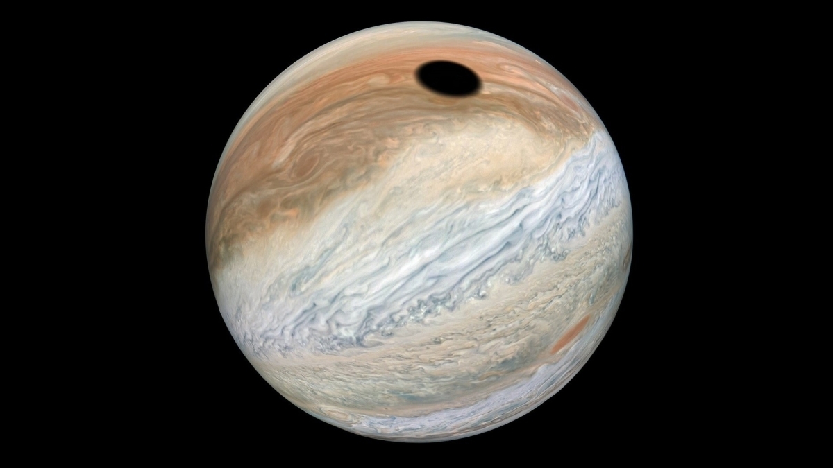 Затмение на Юпитере удалось сфотографировать