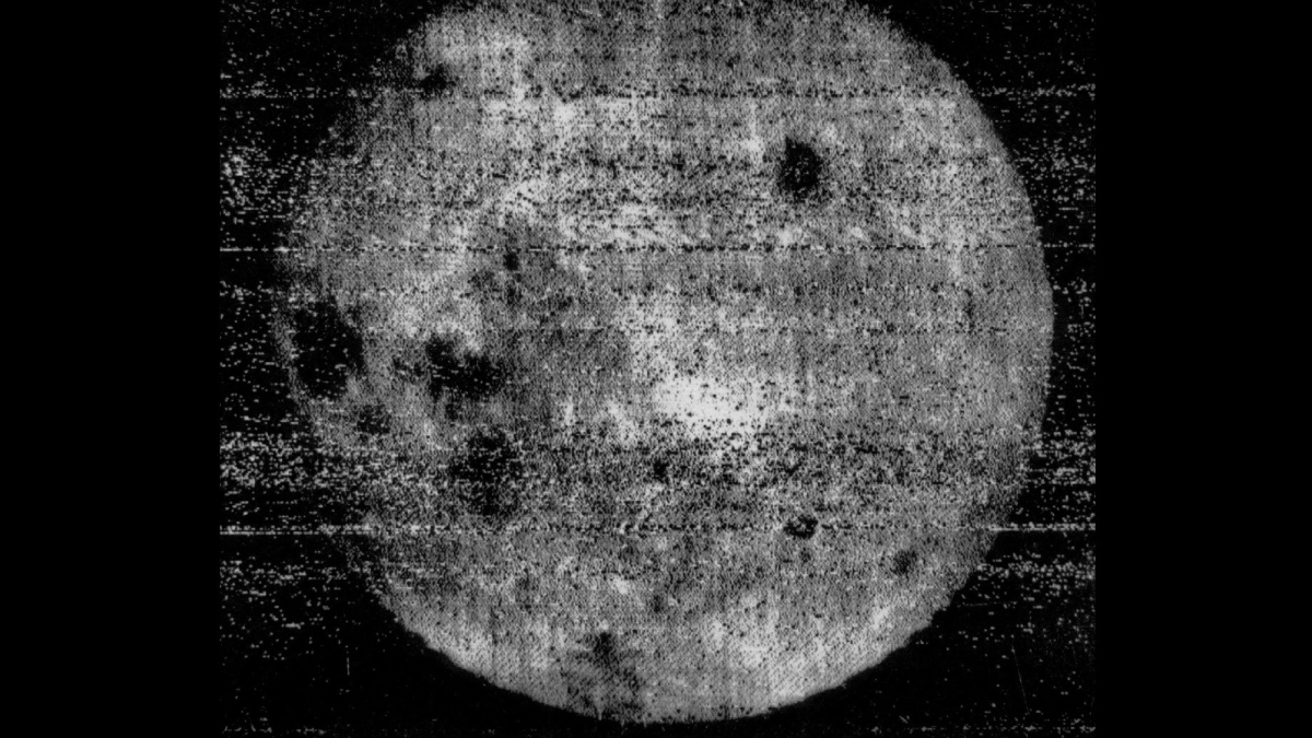 60 лет назад получены снимки обратной стороны Луны