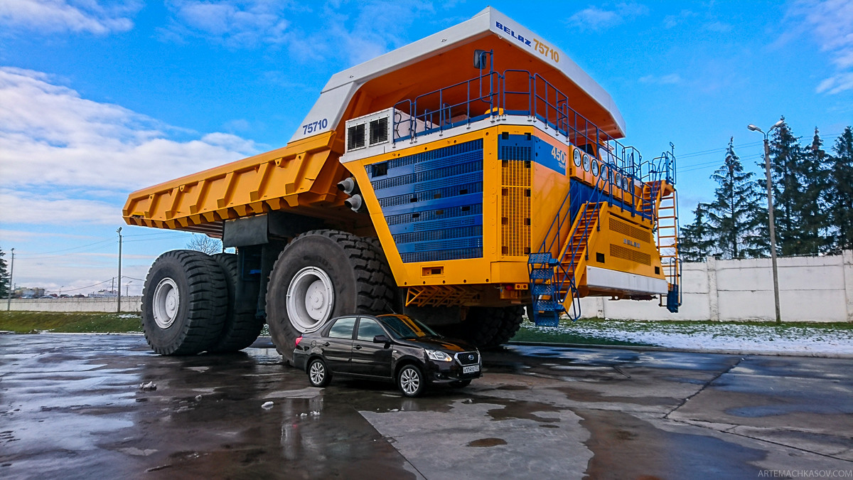 По земле, воздуху и воде — самые гигантские грузовики в мире