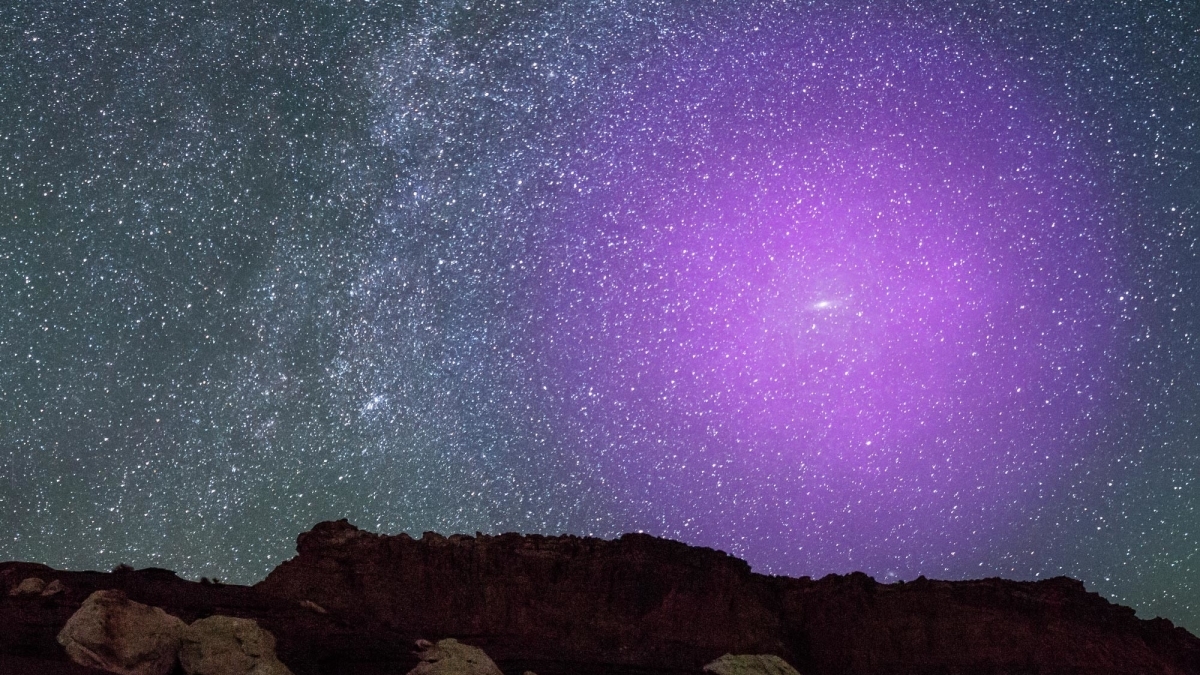 Огромный газовый ореол окружает галактику Андромеды
