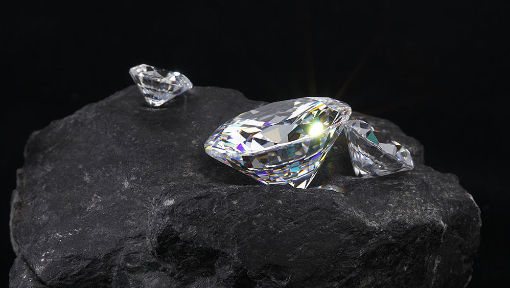 Ученые превратят алмазы в металл