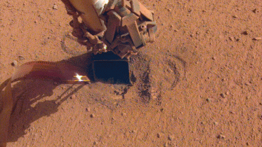 NASA InSight проник в недра Марса
