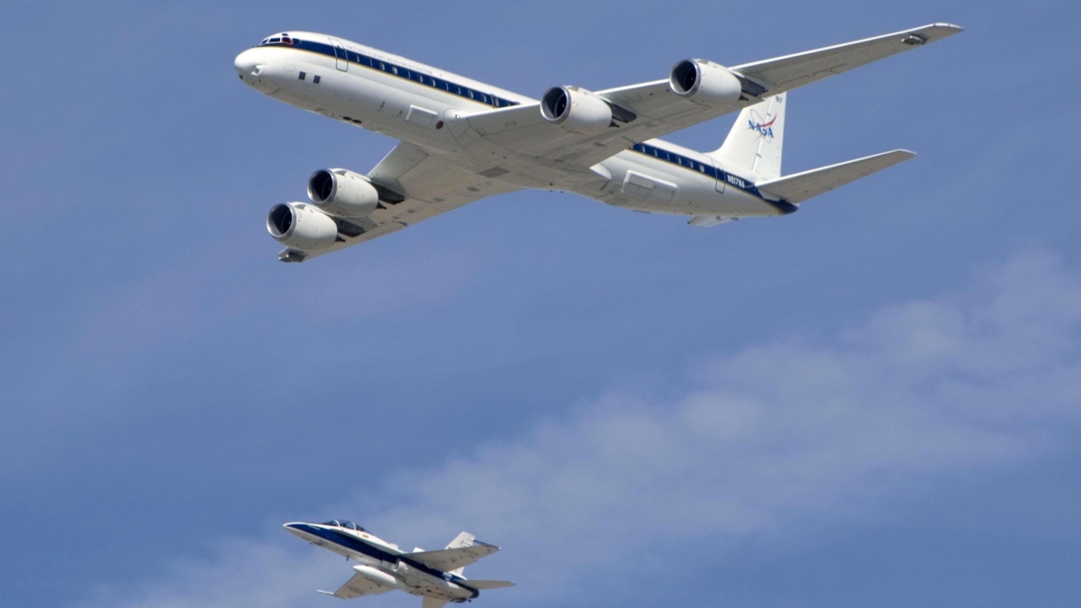 Летающая научная лаборатория NASA DC-8 возвращается в небо