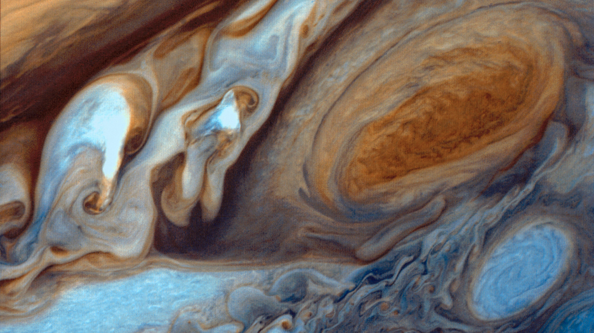 Пожиратель бурь: Большое красное пятно Юпитера питается небольшими бурями