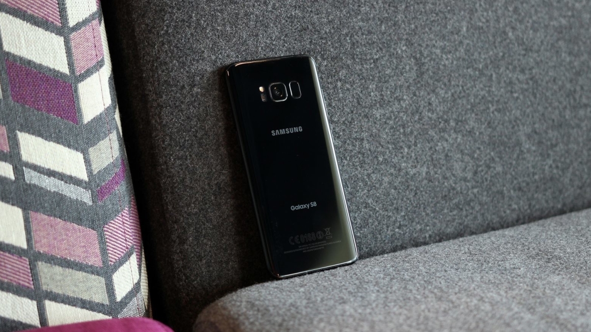 Samsung официально прекращает поддержку Galaxy S8