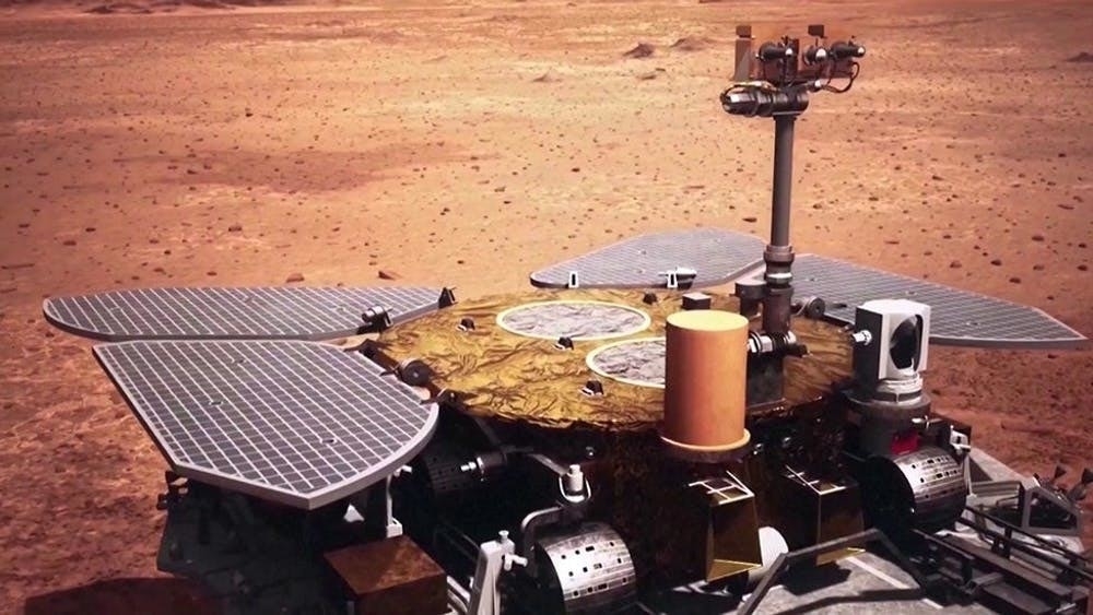 Китайский марсоход Zhurong начинает свою работу на Красной планете