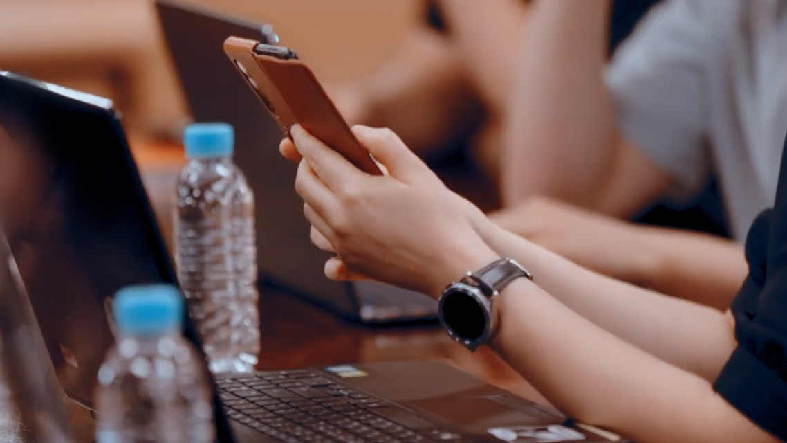 Samsung показала Galaxy Watch 4 и Z Fold 3 на видео за месяц до официального анонса