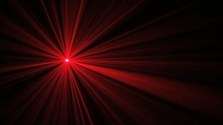 Изучение квантовых материалов с помощью лазеров показывает, как связаны атомы