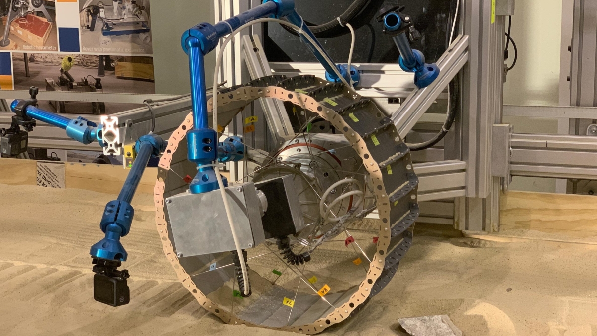 Колеса будущего лунохода VIPER прошли первые испытания
