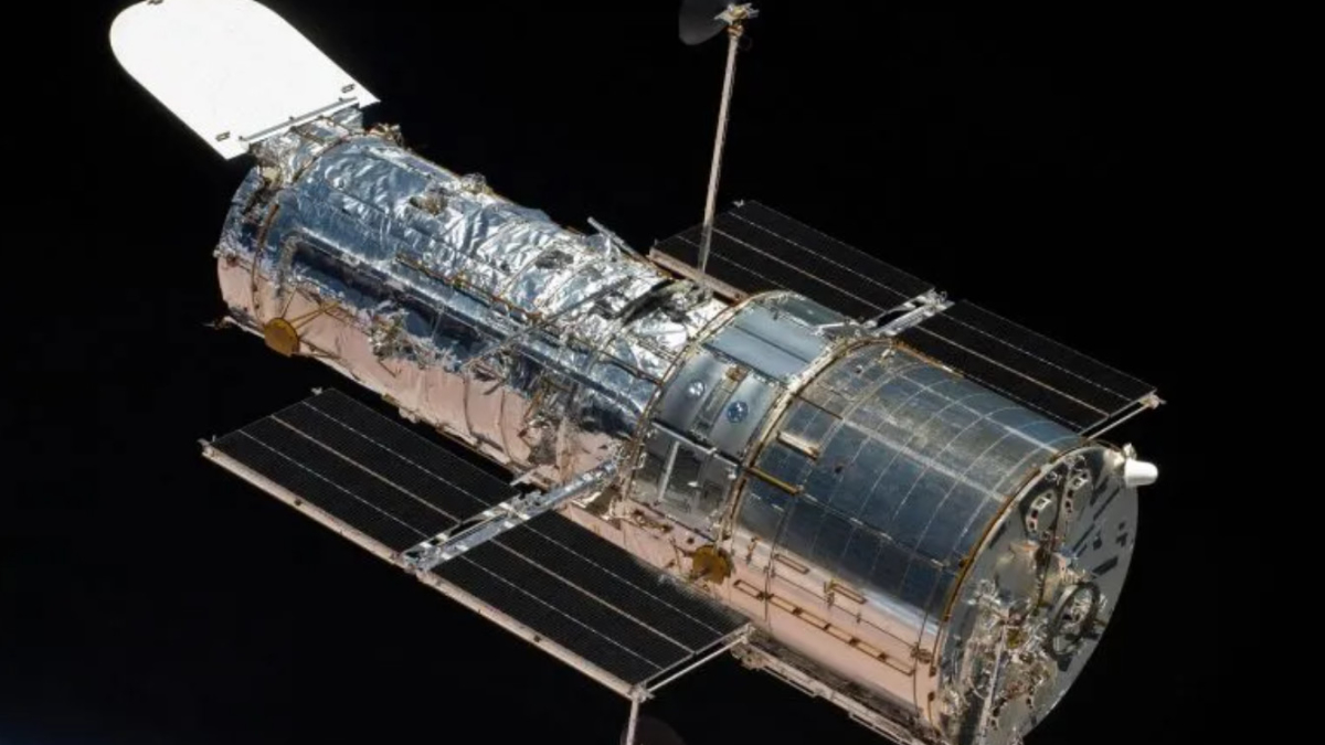 Новое место для Hubble — инженеры планирует изменить орбиту телескопа