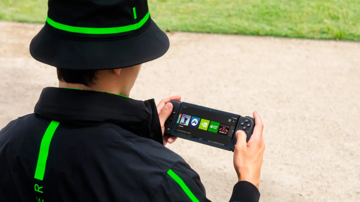 Компания Razer выпустила игровой планшет со съемными контроллерами за 399$