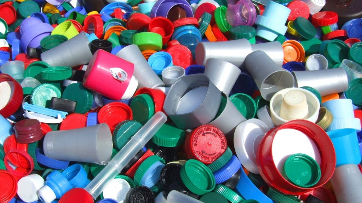 Наука простыми словами —  почему пластик не разлагается?