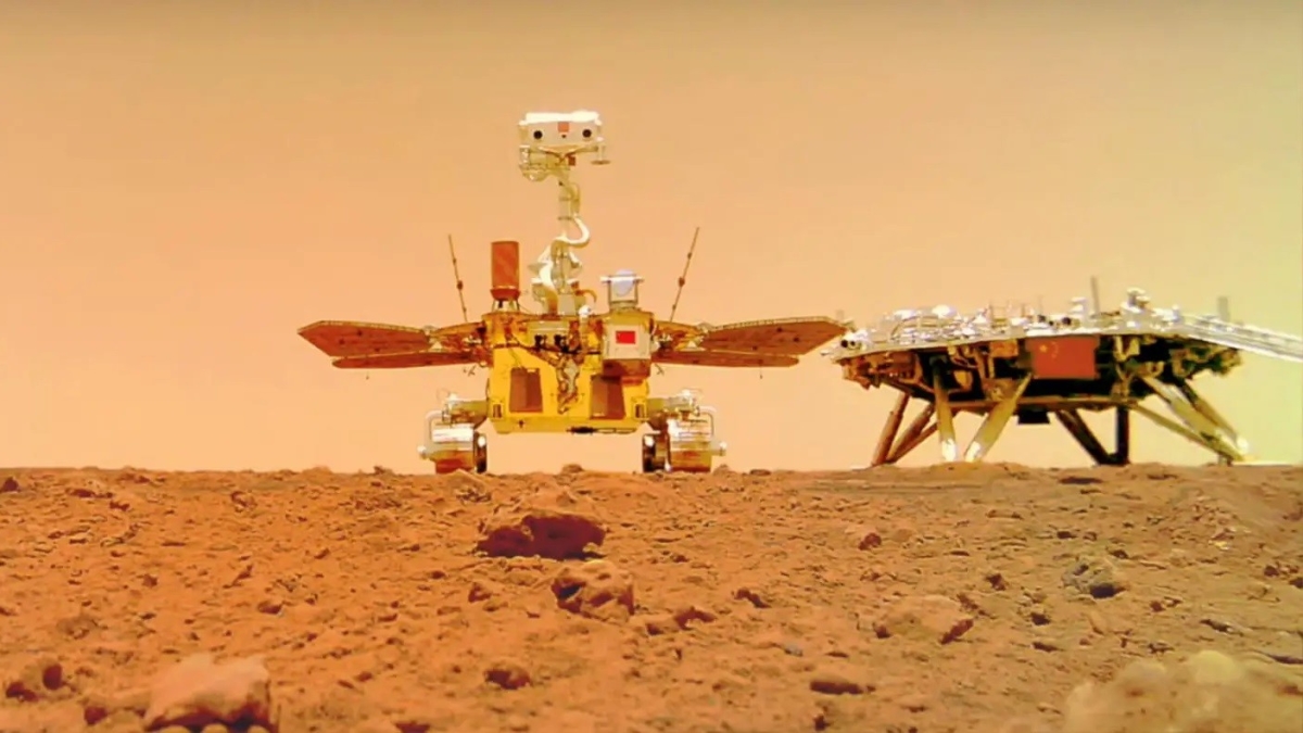 Исследователи нашли доказательства наличия жидкой соленой воды на Марсае с помощью марсохода Zhurong