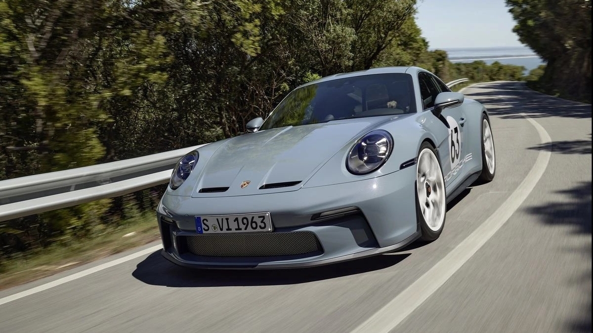 Porsche отмечает 60-летие серии 911 выпуском модели S/T