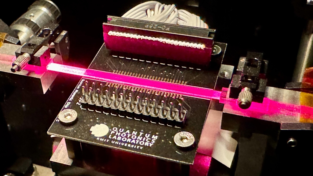 Разработана технология создания первых световых процессоров