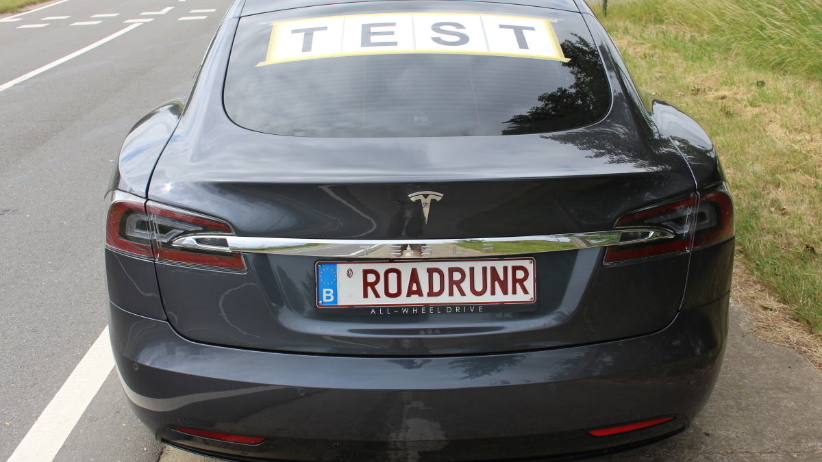 901 км после подзарядки: на Tesla Model S установлен новый мировой рекорд