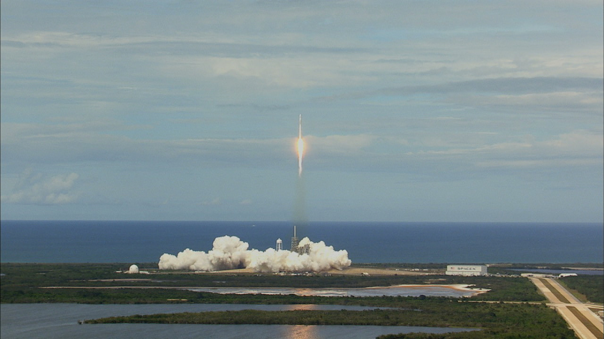 SpaceX Falcon 9 выведет в космос суперкомпьютер